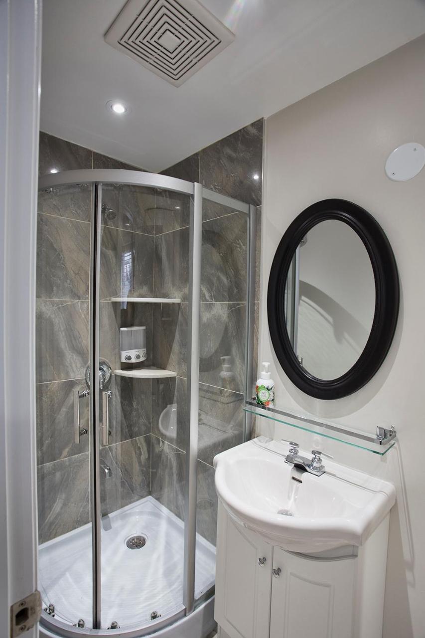 Toronto Rooms And Suites מראה חיצוני תמונה