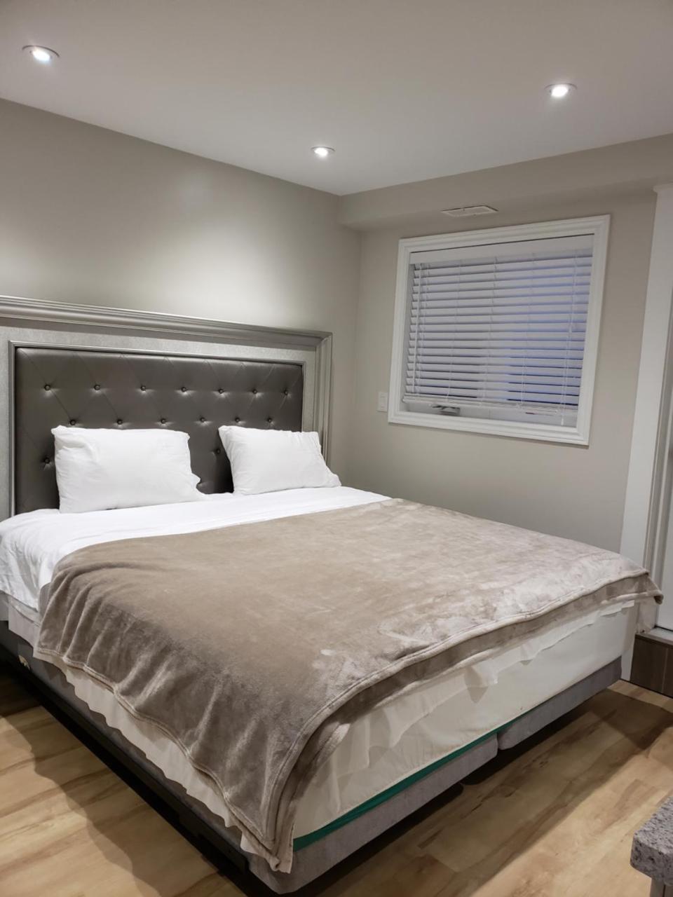 Toronto Rooms And Suites מראה חיצוני תמונה